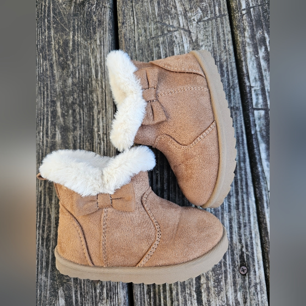 Wonder Nation Tan Suede Boots With Fur Trim